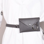 صورة حقيبة رمادي غامق على شكل حزام نسائي (مع طباعة الاسم)