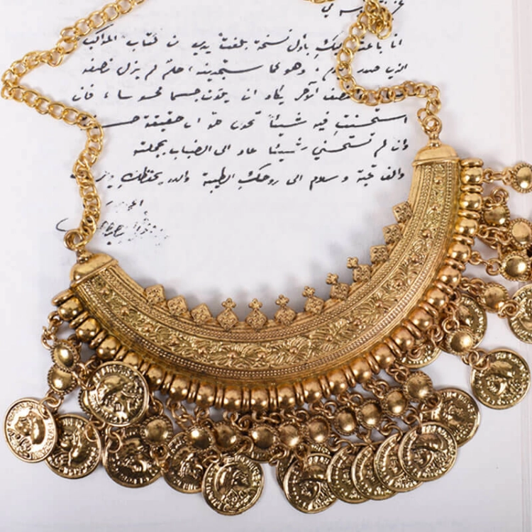 Picture of Golden Decorated Vintage Necklace For Women