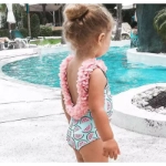 صورة بدلة سباحة مع قطع بطيخ للأطفال