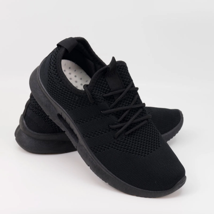 صورة حذاء رياضي أسود للرجال