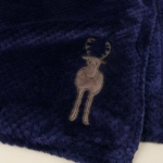 صورة بطانية الرنة البحرية للطفل (مع امكانية تطريز الاسم)