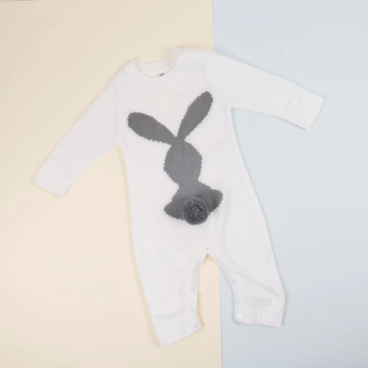 صورة بدلة أرنب بيضاء للطفل