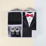 صورة صندوق هدايا للمواليد من ٤ قطع - أسود بيجاما بدلة رسمية
