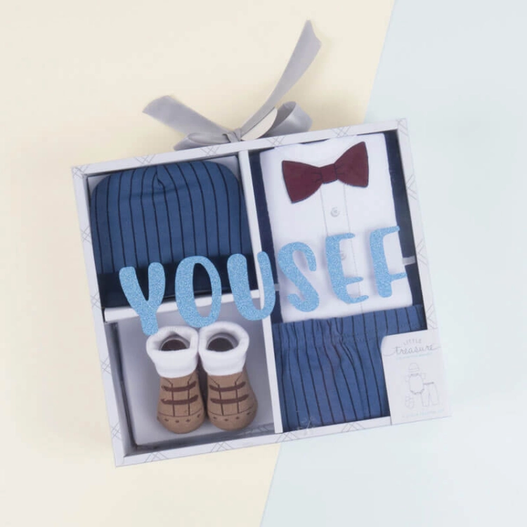 صورة صندوق هدايا للمواليد من ٤ قطع - أزرق بيجاما بدلة رسمية