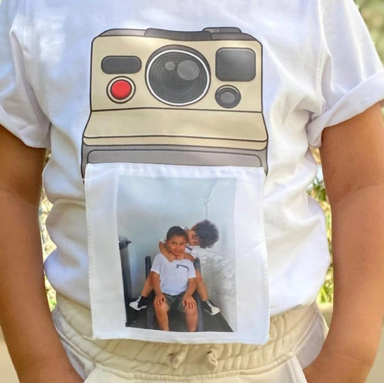 صورة تيشيرت كاميرا أبيض مع صورة مخصصة للاطفال (مع طباعة الصور)
