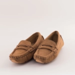 صورة حذاء سويدي بني للأولاد